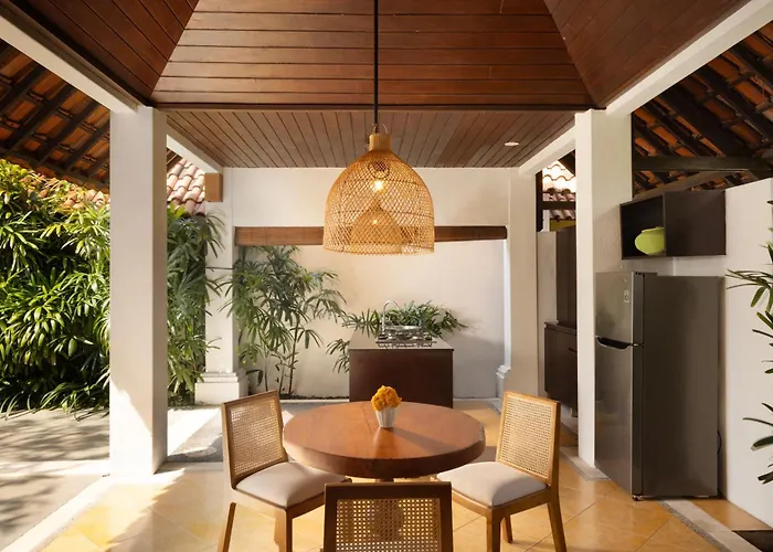 Alaya Dedaun Kuta Villa *