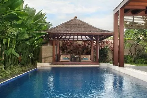 Alaya Dedaun Kuta Villa *